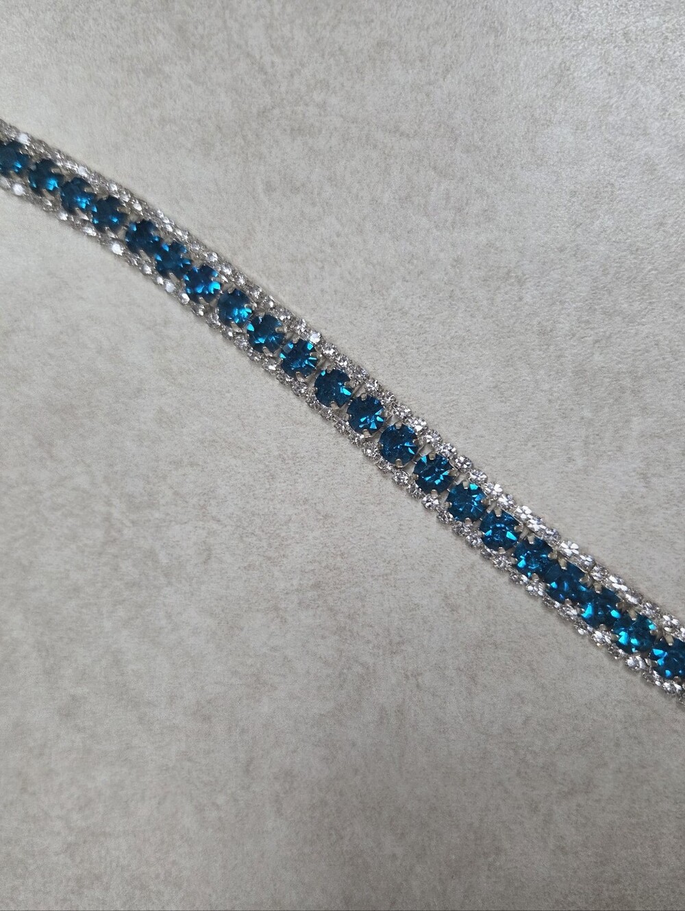 Turquoise & clear faux gem costume jewelry 7" Tennis bracelet